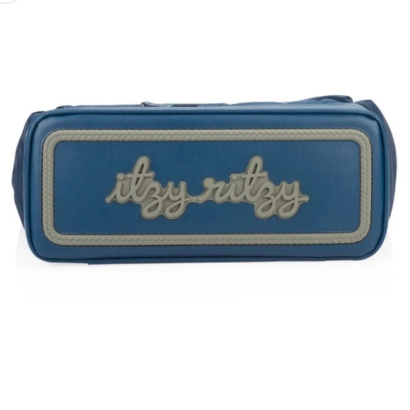 NEW Itzy Ritzy Dream Weekender Overnight Carryon Diaper Travel Bag in Midnight - Picture 10 of 11